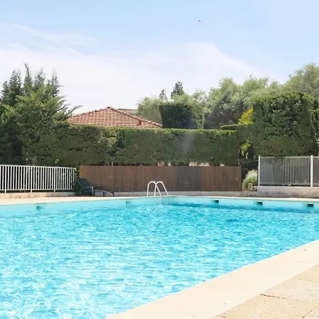 Charmante Maison Provencal A Avec Piscine 펜션 *