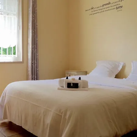 Charmante Maison Provencal A Avec Piscine 앙티브